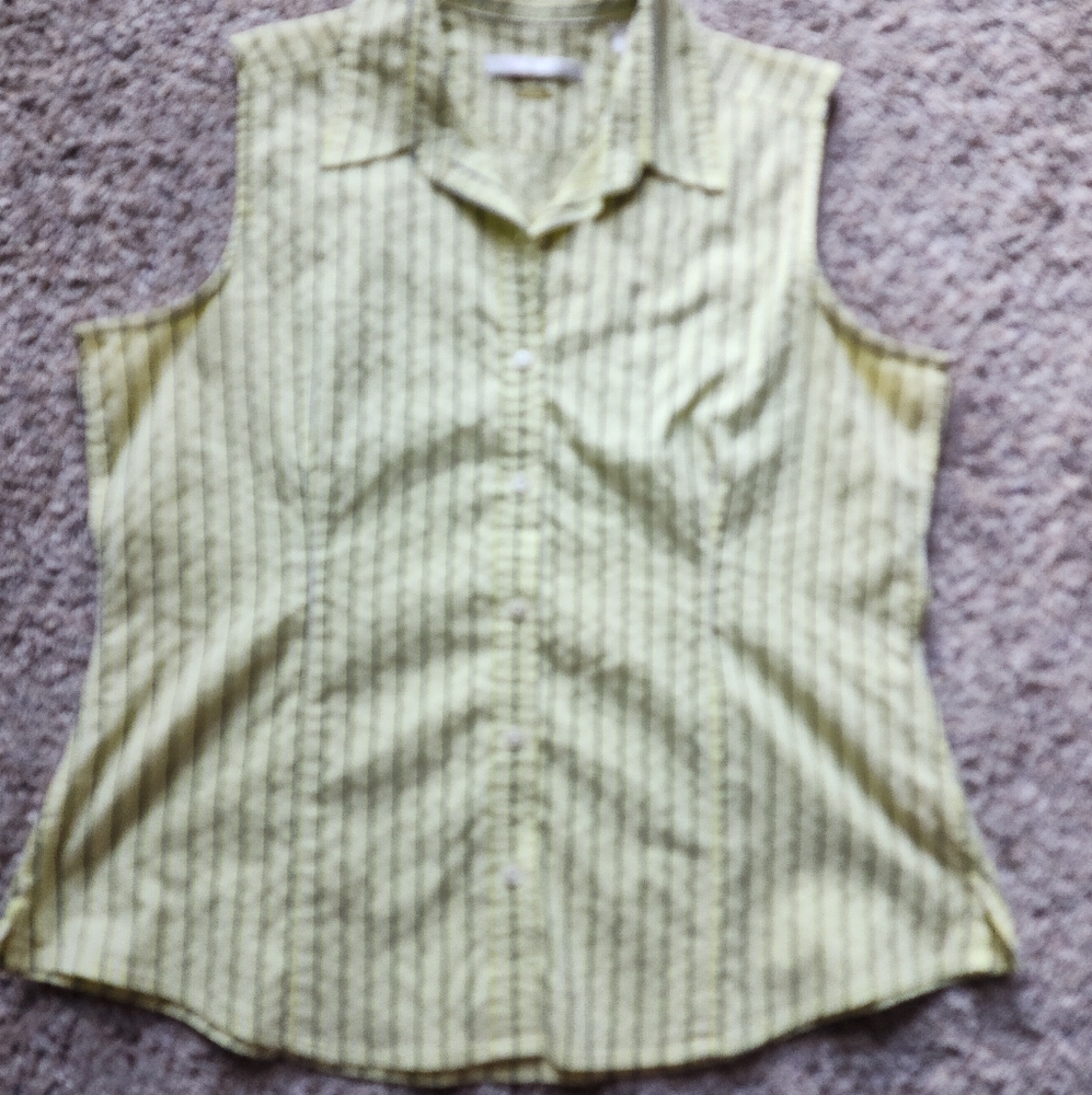 Greg Norman Collection Yellow Sleeveless Button Down Top